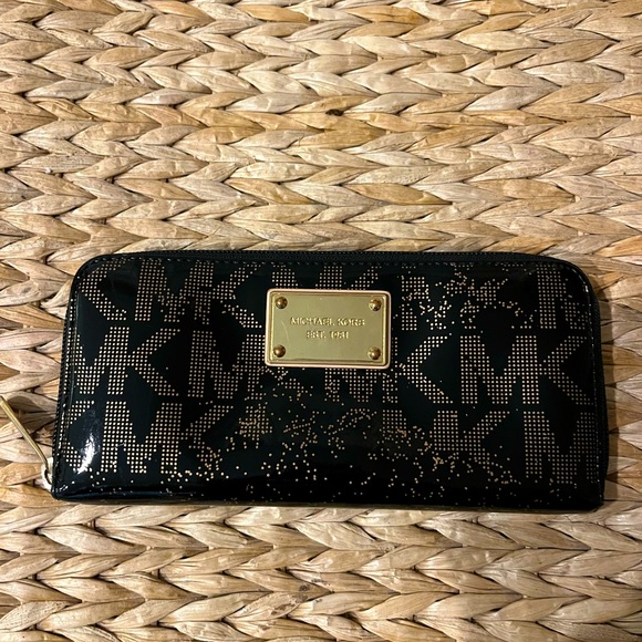 MICHAEL KORS WALLET - Picture 1 of 6